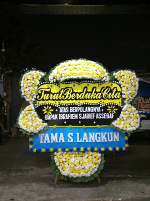 Papan Bunga Duka di Tewah
